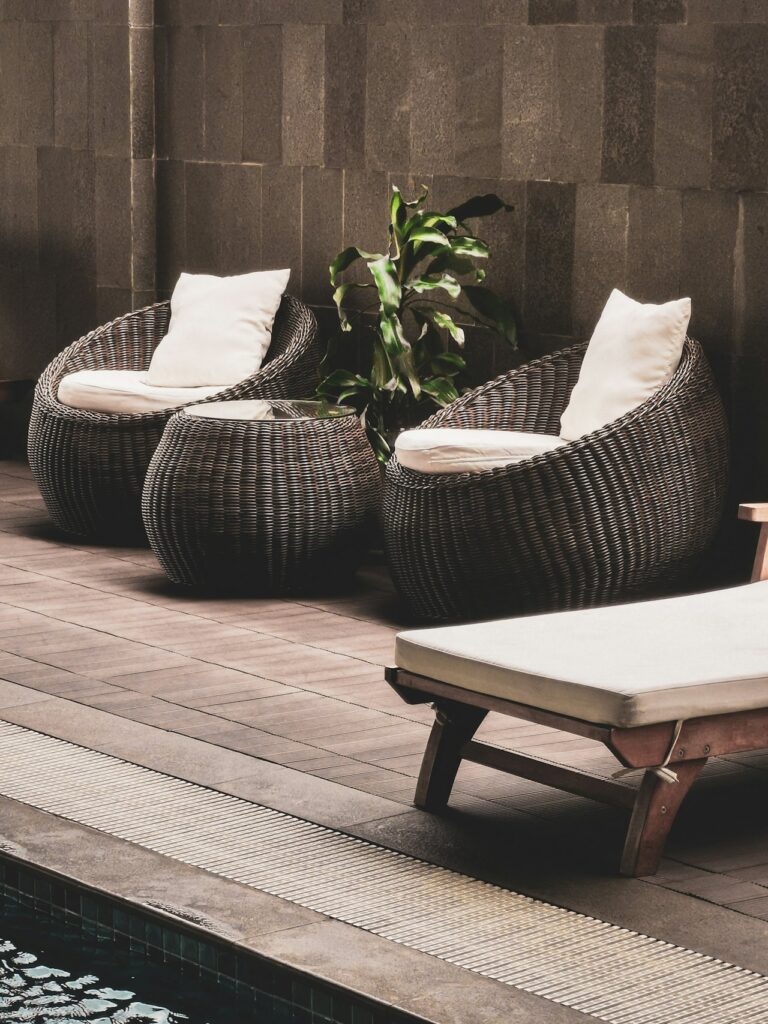 Weatherproof Wicker Patio Lounge Chair